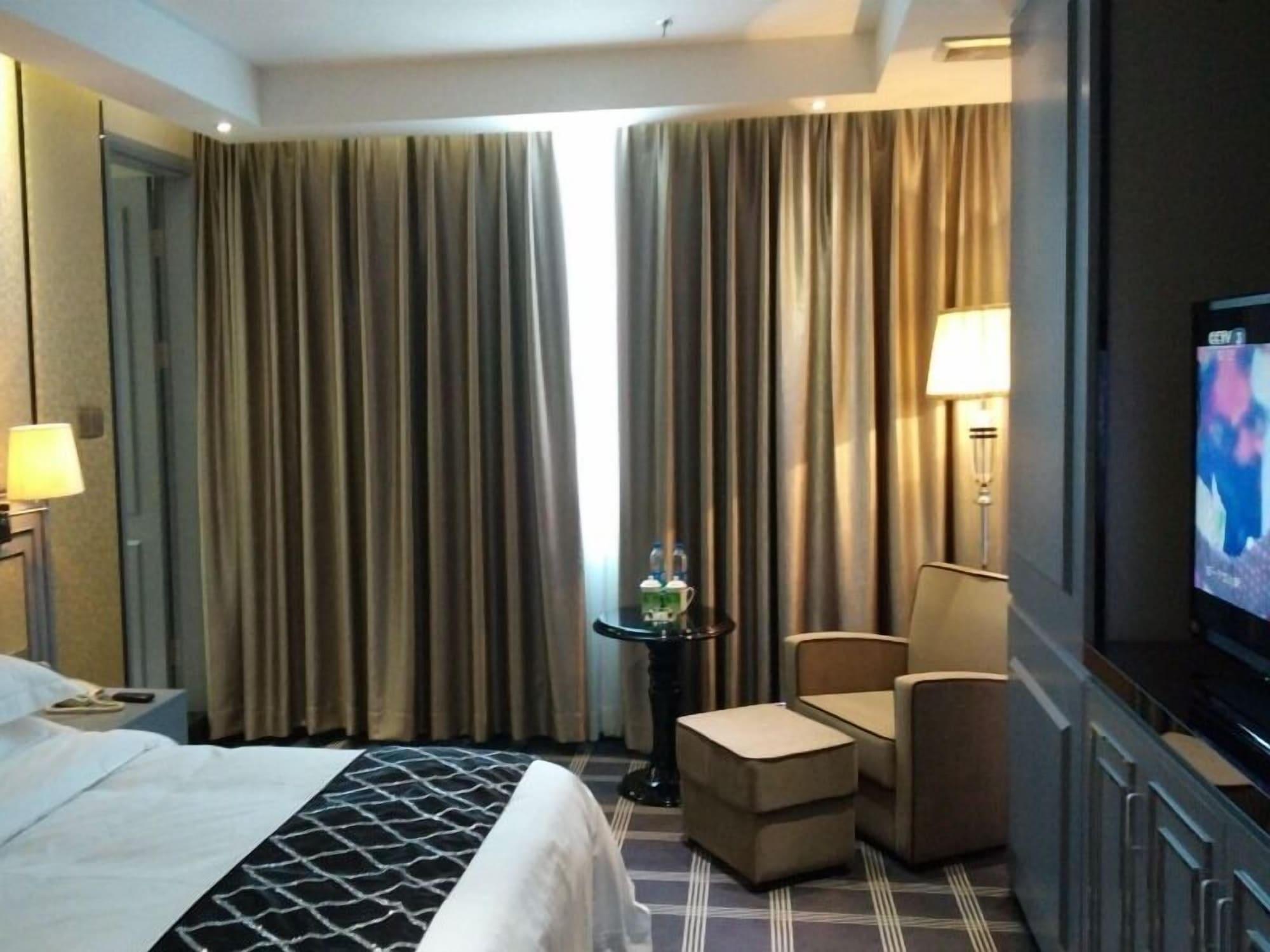 Greentree Inn Guangdong Shantou Chengjiang Road Business Hotel Экстерьер фото
